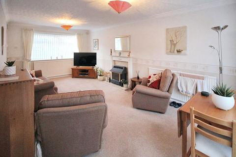 3 bedroom semi-detached house for sale - Salters Close, Gosforth, Newcastle upon Tyne, Tyne and Wear, NE3 5BZ