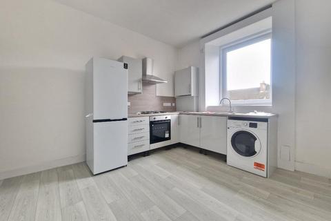 2 bedroom flat to rent, Annette Street, Crosshill, Glasgow, G42