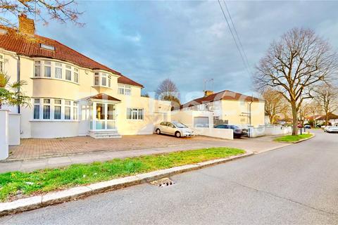 6 bedroom semi-detached house for sale - Uxendon Hill, Wembley, HA9