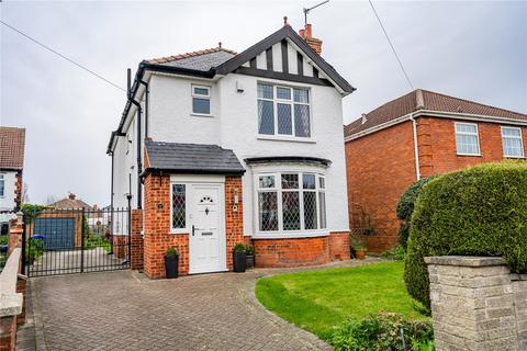 4 bedroom detached house for sale - Clee Crescent, Grimsby, Lincolnshire, DN32
