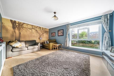 4 bedroom end of terrace house for sale - Blaxland Close, Faversham, ME13