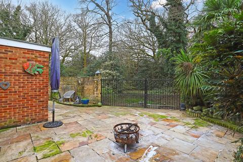 5 Princes Way, Buckhurst Hill, IG9 5DU