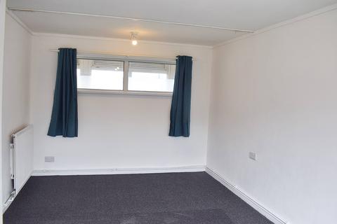 Studio to rent - Dorlecote Court, Nuneaton CV10