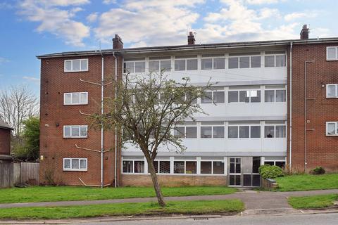 Studio to rent, Dorlecote Court, Nuneaton CV10