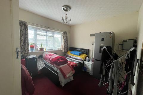 2 bedroom flat for sale - Lady Margaret Road, SOUTHALL UB1