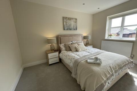 4 bedroom end of terrace house to rent, Crescent drive, Hampshire GU12