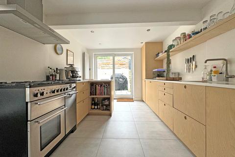 4 bedroom terraced house for sale - Hythe Road, Brighton BN1
