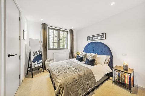 1 bedroom flat for sale, Dukes Mews, Muswell Hill