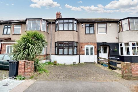 3 bedroom terraced house for sale, Staines Road, Ilford