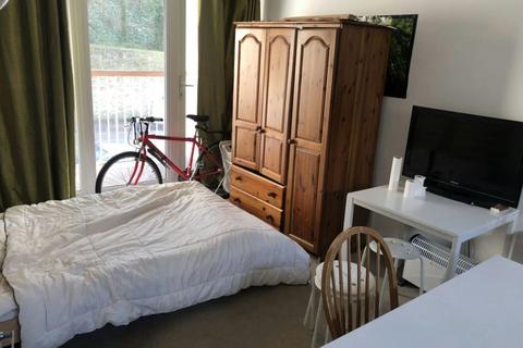 3 bedroom maisonette to rent, Bristol BS8