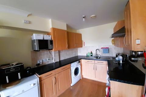 2 bedroom apartment to rent, Admirals Way, Gravesend DA12
