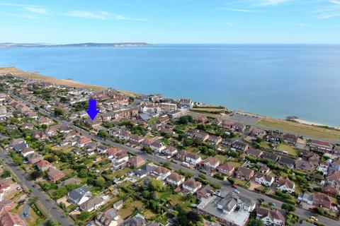 2 bedroom apartment for sale, Barton Court Avenue, Barton on Sea, New Milton, Hampshire, BH25