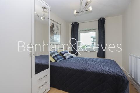 2 bedroom apartment to rent, Warwick Road, Kensington W14