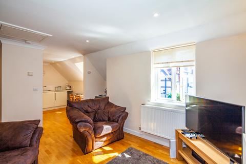 3 bedroom apartment for sale - 9 Belleme Mews, Goring on Thames, RG8