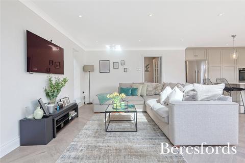 15 Chalklands, Sandon, Chelmsford, CM2 7TH