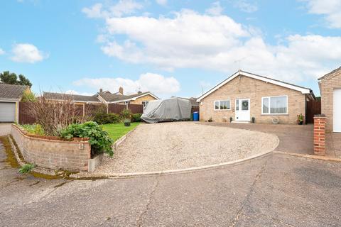 2 bedroom detached bungalow for sale - Hornbeam Close, Worlingham