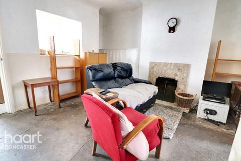 3 bedroom terraced house for sale, Dukes Crescent, Edlington, Doncaster