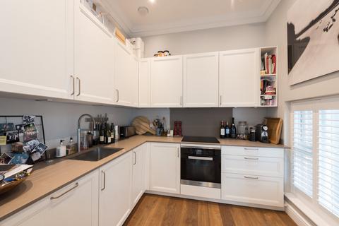2 bedroom apartment for sale, Heath Street, London, NW3