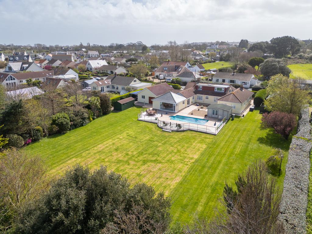 Basses Capelles Road, St. Sampson, Guernsey 5 bed detached house for