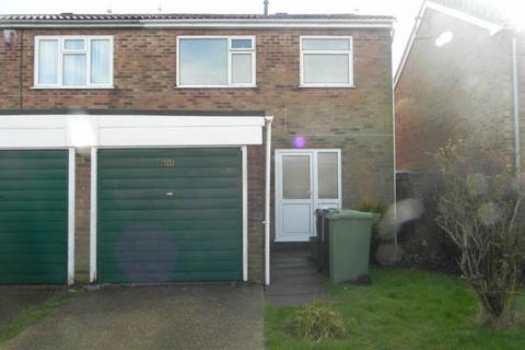 3 bedroom semi-detached house to rent, Heather Close, Eastbourne