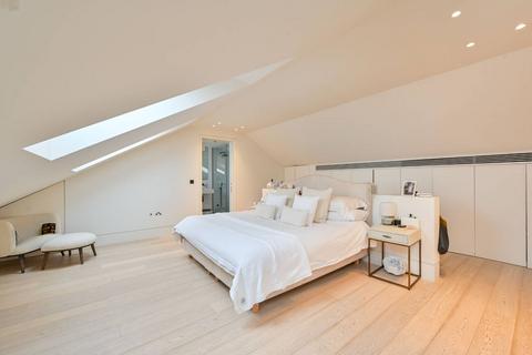 3 bedroom flat for sale, Portobello Road, Portobello, London, W11