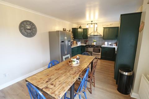 3, Lawrence Cottages Feenan Highway, Tilbury, RM18 8HA