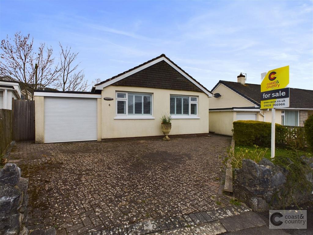 St. Johns Close, Bovey Tracey 2 bed detached bungalow for sale £400,000