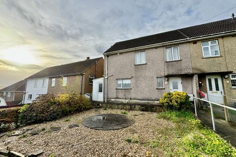 3 bedroom semi-detached house for sale, Fleur De Lys Avenue, Pontllanfraith, NP12