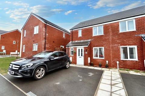 3 bedroom semi-detached house for sale - Cae'r Delyn, Oakdale, NP12