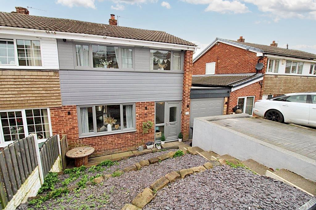 Shelley Drive, Monk Bretton, Barnsley 3 bed semidetached house for