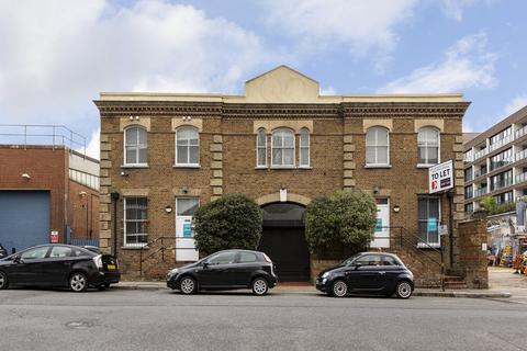 Retail property (high street) to rent, Islington, London N7