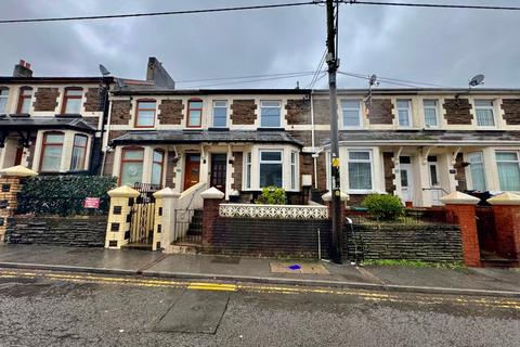 3 bedroom terraced house to rent, Gladstone Street, Abertillery, NP13