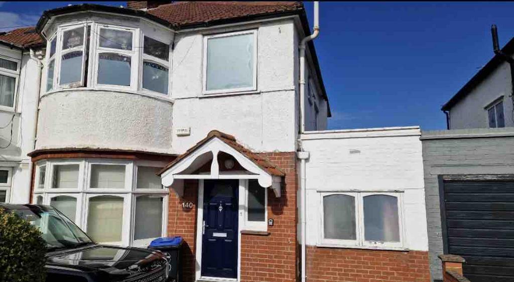 4 bed house to let in Willesden Green.£4500 PCM