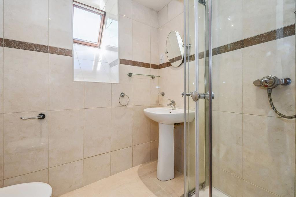 Bed 1 ensuite