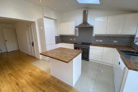 4 bedroom terraced house to rent - Third Avenue, Northville, Bristol