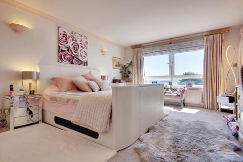 3 bedroom apartment for sale, Sandbanks Road, Evening Hill, Poole, Dorset, BH14