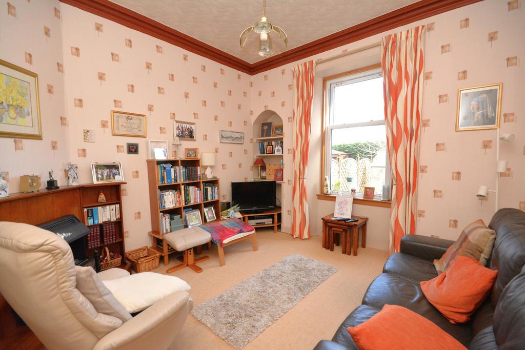 Dorrator Road, Camelon, Falkirk, Stirlingshire, FK1 4BN 4 bed semi