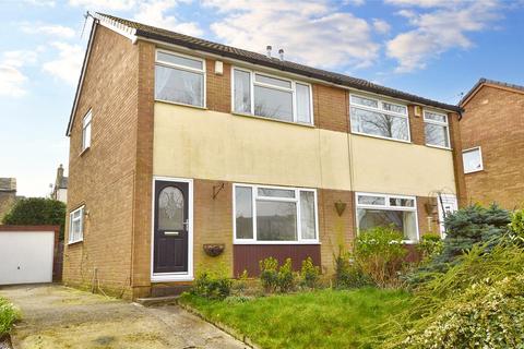 3 bedroom semi-detached house for sale - Smalewell Green, Pudsey, West Yorkshire