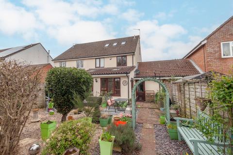 4 bedroom semi-detached house for sale, Church View Close, Melton, IP12 1RD