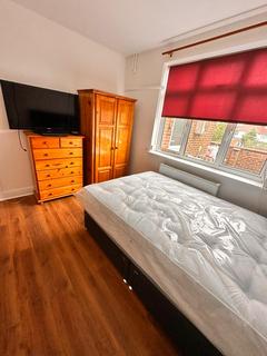 4 bedroom flat share to rent, Whitchurch Lane, Edgware HA8