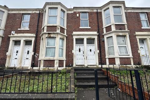 4 bedroom flat for sale - Saltwell Place, Bensham, Gateshead, Tyne and Wear , NE8 4QY