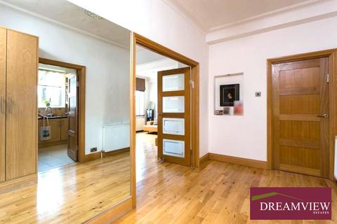 2 bedroom apartment for sale, WINDSOR COURT, GOLDERS GREEN ROAD, LONDON, NW11