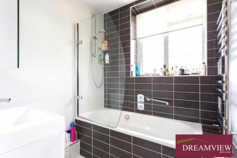 85138 house windsor court golders green road lond