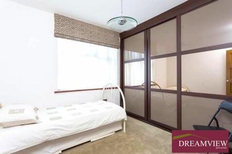 85138 house windsor court golders green road lond