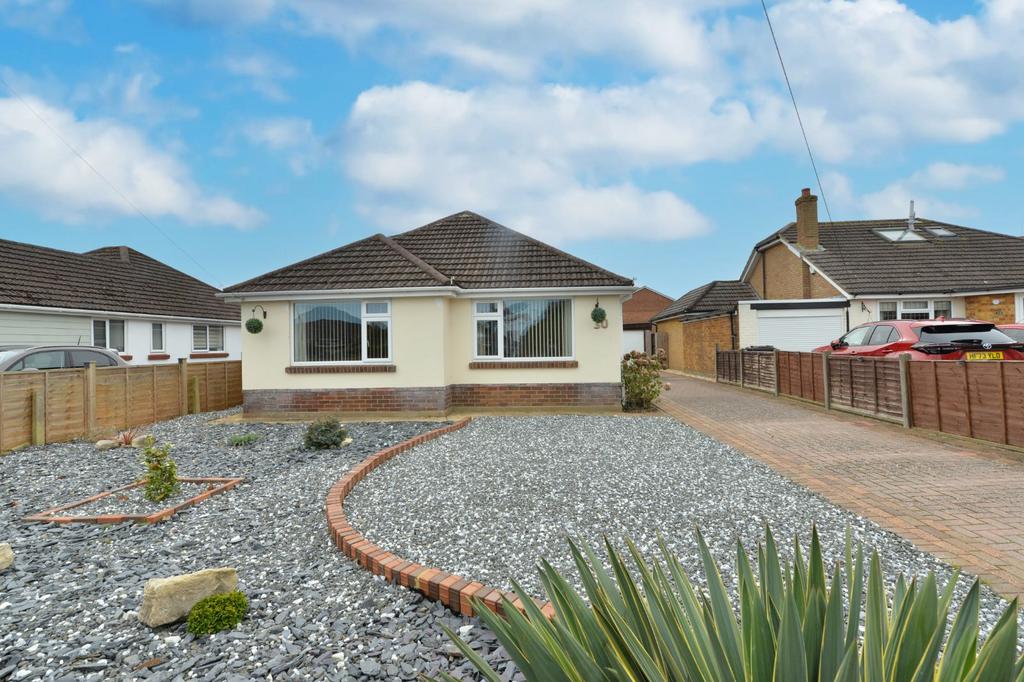 Sea Road, Barton on Sea, New Milton... 3 bed bungalow for sale £509,950