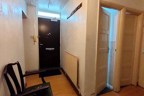 3 bedroom flat for sale, Shirley House Drive, London SE7