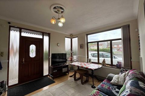 4 bedroom semi-detached house for sale, Queensway, Scunthorpe DN16