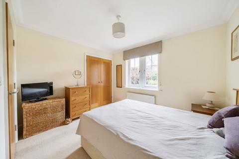 2 bedroom apartment for sale, Between Streets, Cobham, Surrey, Elmbridge, KT11