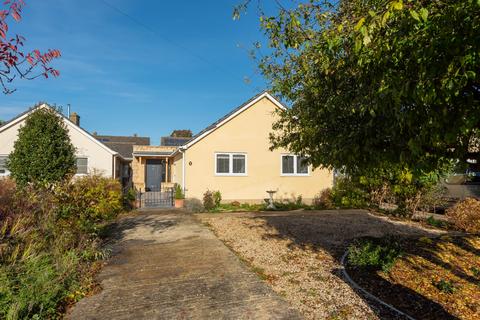 3 bedroom bungalow to rent, Busby Close, Stonesfield, Witney, Oxfordshire, OX29