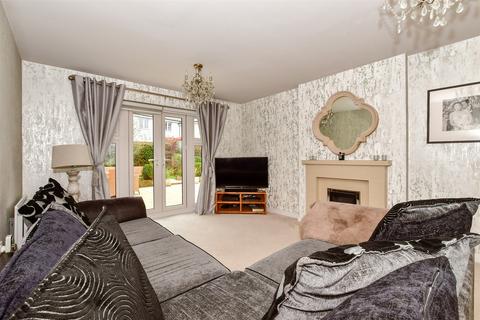 4 bedroom detached house for sale, Goldfinch Drive, Ashford, Kent